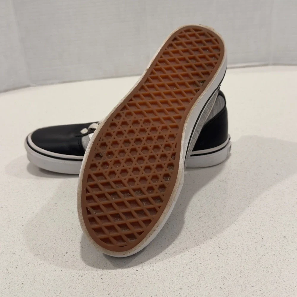 Vans Ward Low-Top Sneakers Skate Shoes Casual Gray Black Youth‎ Size 6